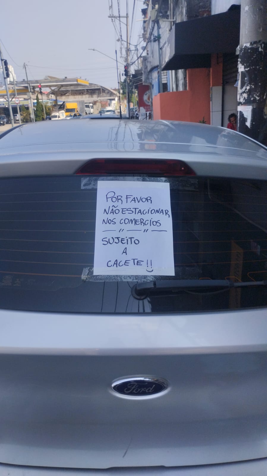 Flagra de estacionamento errado